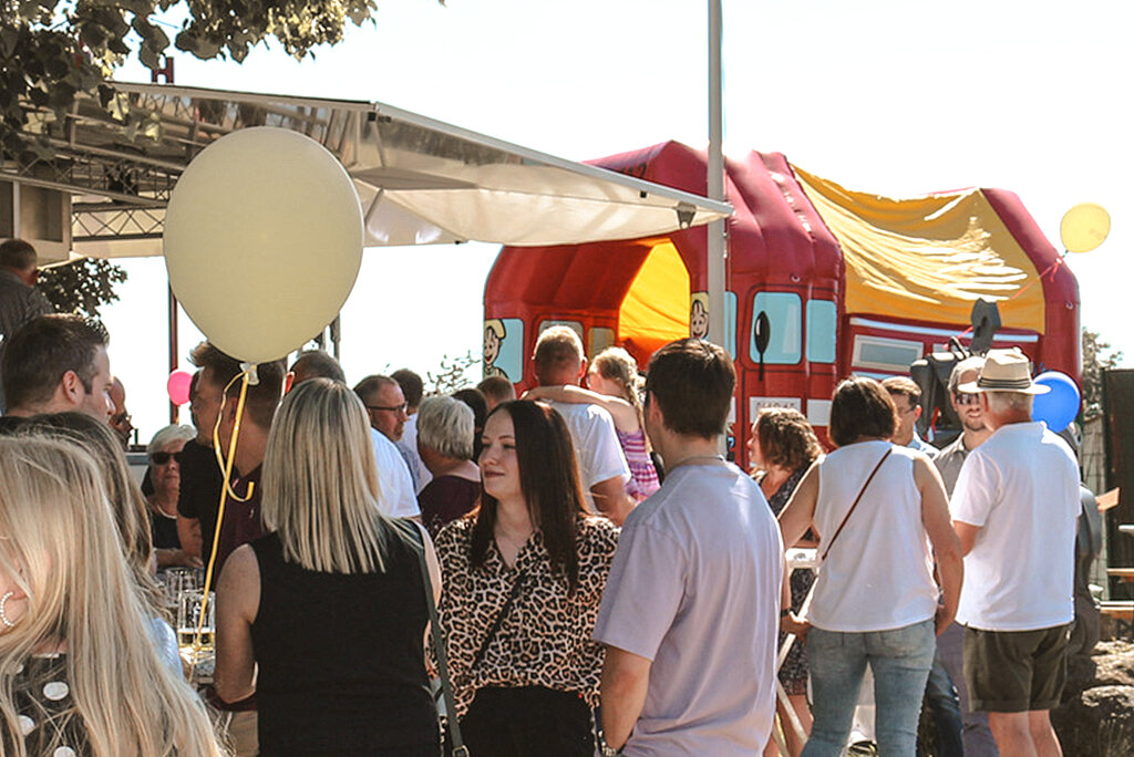 Regelmäßige Feiern und Team-Events
