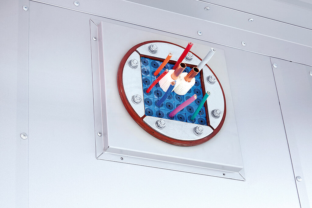 Hartschott - verschiedenfarbige Kabelausgänge und 2 Kupferausgänge