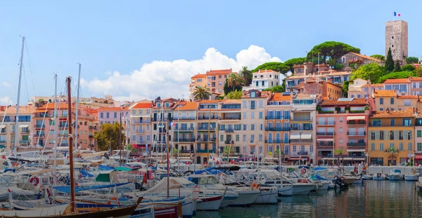 Datacloud Global Congress Cannes Eventgrafik, Blick auf Cannes